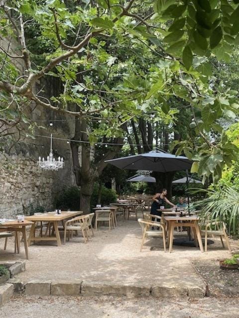 Restaurant/places to eat, Garden