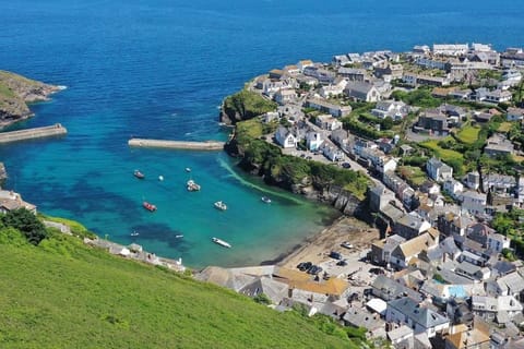 Tamarama House, Port Isaac Bay Holidays House in Port Isaac