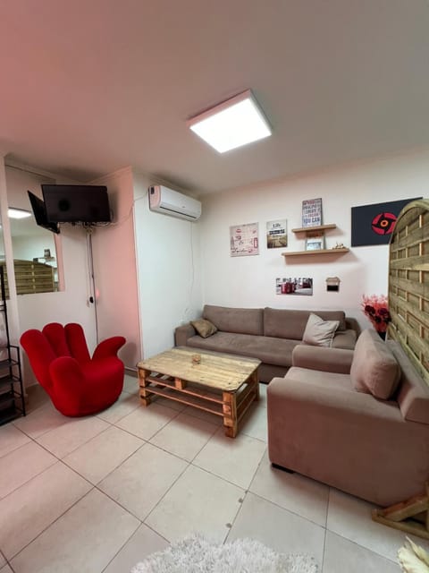 Soft & Peace flat near Tirana Center 20 min by bus Apartment in Tirana