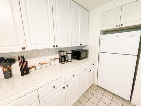 Coffee/tea facilities, Kitchen or kitchenette, dishwasher, oven, pet friendly, stove, toaster