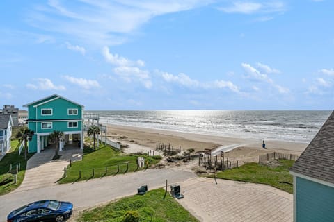 Beach Haus House in Hitchcock