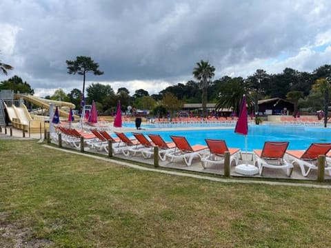 Mobilhome dans camping siblu les Viviers Campground/ 
RV Resort in Lege-Cap-Ferret