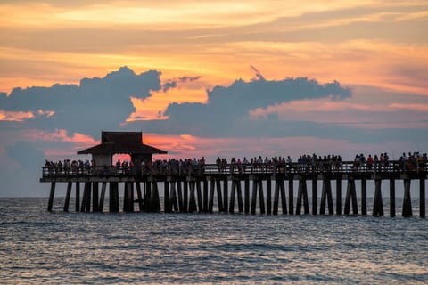 Day, Natural landscape, Activities, Beach, Sea view, Sunrise, Sunset