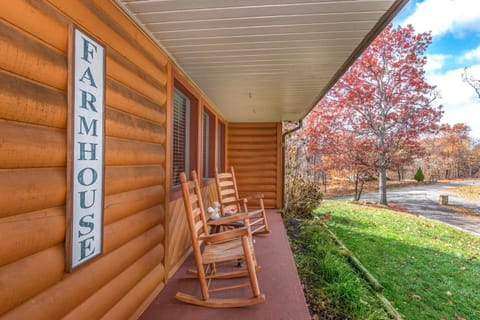 Farmhouse By Stony Brook Cabins House in Sevier County