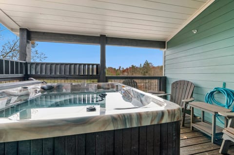 Splash Villa By Stony Brook Cabins House in Pigeon Forge