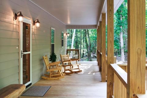 Cork's Creekside By Stony Brook Cabins House in Cosby