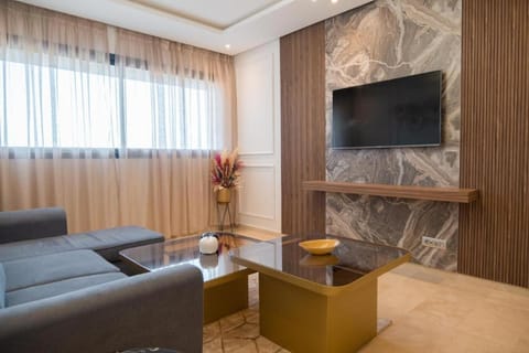 Communal lounge/ TV room, TV and multimedia, Living room, Decorative detail, Seating area