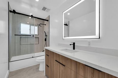 Brand new remodeled home Villa in Canoga Park