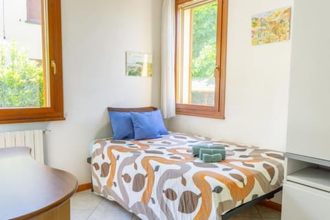 Casa Gelso - Garden, Free Wi-Fi, AC, 3 Bedroom Apartment in Vada