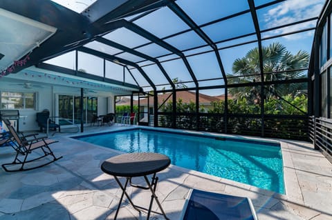 Pool view, Swimming pool, sunbed