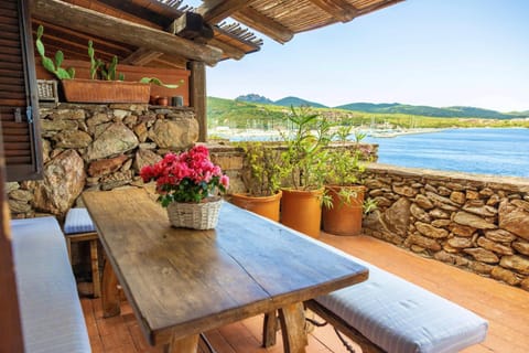 Patio, Day, Natural landscape, View (from property/room), Balcony/Terrace, Dining area, Mountain view, Sea view