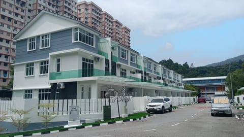 Property building, Day, Natural landscape, Mountain view, Street view, Street view, Location, Quiet street view, Inner courtyard view, Parking