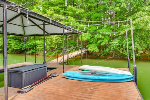 Dog-Friendly Lavonia Home with Dock and Lake Access House in Lake Hartwell