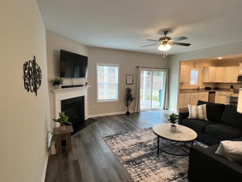 TV and multimedia, Living room, Seating area