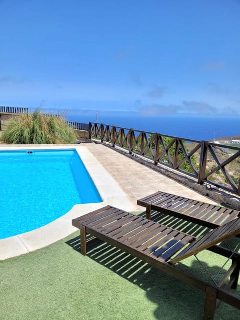 Sea view, Swimming pool, sunbed