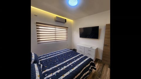 Bed, TV and multimedia, Bedroom