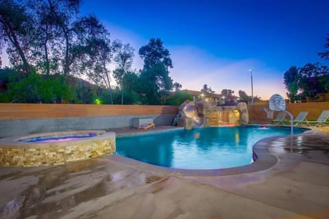 6 bedroom- resort backyard pool mini golf firepit House in El Cajon