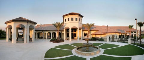 Epic family villa with themed rooms private pool & game room House in Four Corners