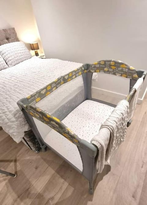 Bed, Bedroom, cot