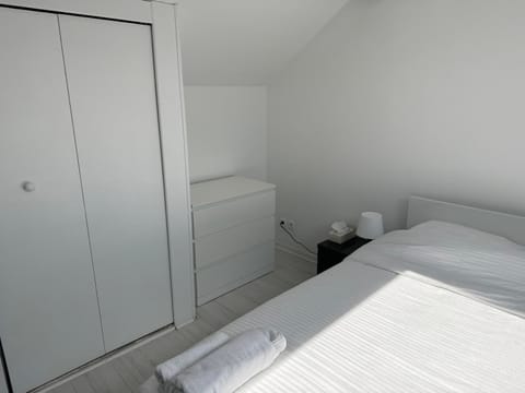 Bed, Bedroom, wardrobe