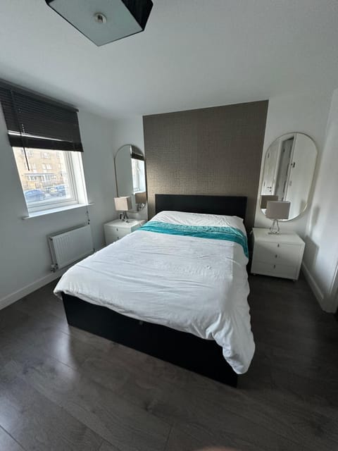 En-suite Double Room in New Development Bed and Breakfast in Dartford