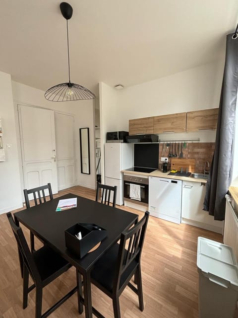 Le 12 T2 cosy wifi parking gratuit st Victor Apartment in Saint-Étienne