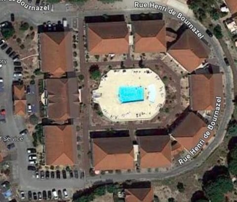 Neighbourhood, Bird's eye view, Pool view, Street view, Swimming pool, Location, Parking