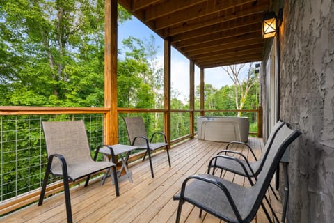 Patio, Hot Tub, Balcony/Terrace