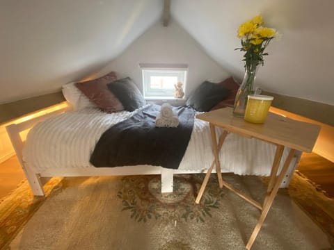 Cosy Cart Shed Bed and Breakfast in Evesham