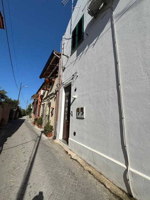 Property building, Neighbourhood, Street view