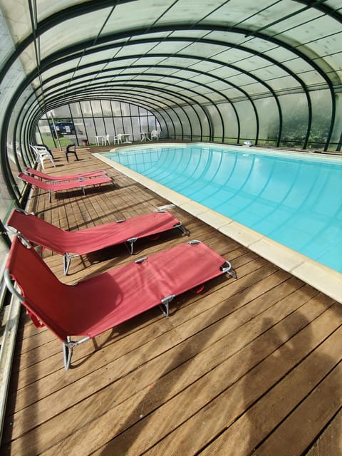 Pool view, Swimming pool, sunbed