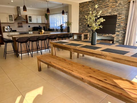 BBQ facilities, Kitchen or kitchenette, Dining area, Entertainment, kitchen