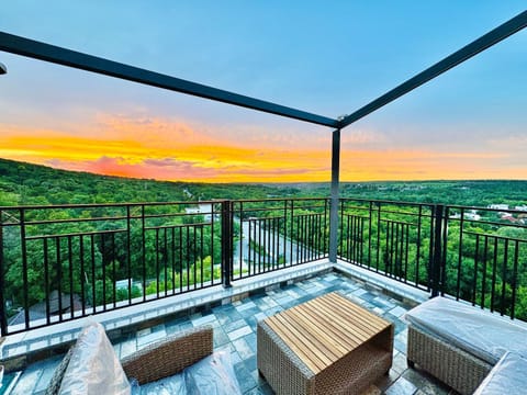 Patio, Day, Natural landscape, View (from property/room), Balcony/Terrace