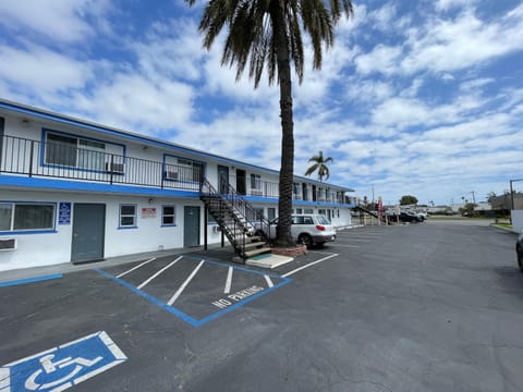Property building, Day, Parking