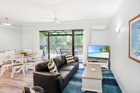 Baden 58 - Rainbow Shores. Aircon. Wifi. Pools Walk to beach Apartment in Rainbow Beach