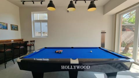 Billiard, Game Room, Garden