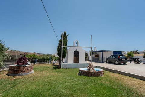 Studios Prombona To Petrino Spiti Bed and Breakfast in Paros, Greece