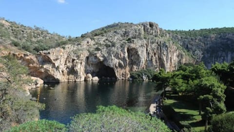 Nearby landmark, Natural landscape, Lake view