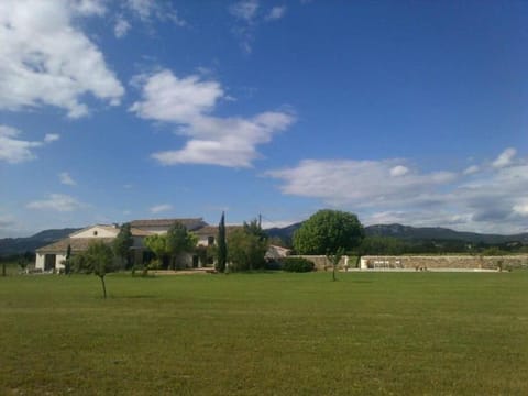 Grand mas provencal tout confort Villa in Carpentras