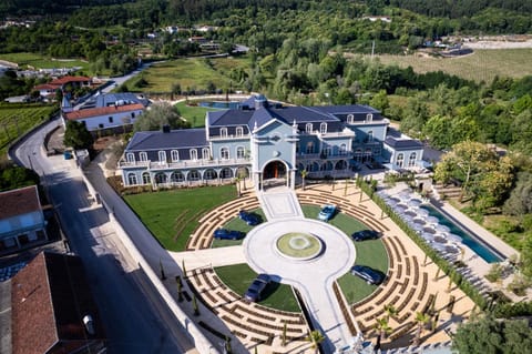 Property building, Bird's eye view, Street view, Location