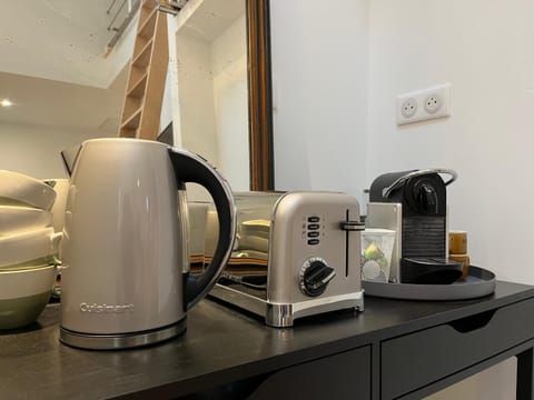 Coffee/tea facilities, toaster