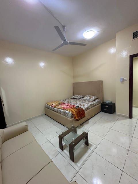 Elegant Master Suite with Luxurious Compfort Bed and Breakfast in Ajman