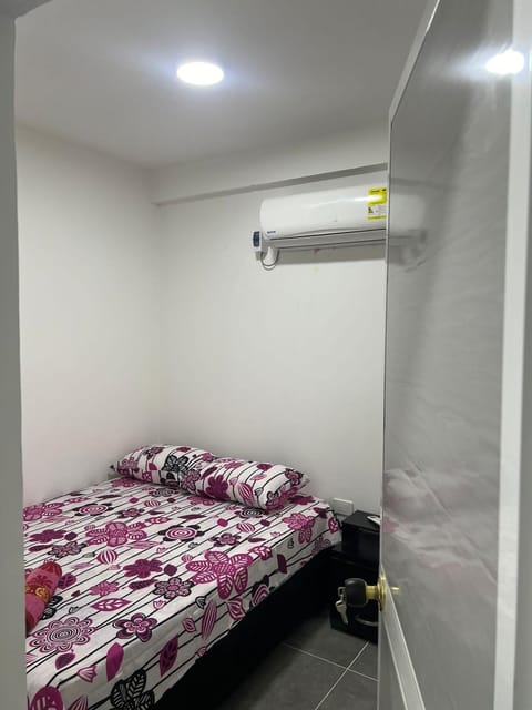 Bed, Bedroom, air conditioner