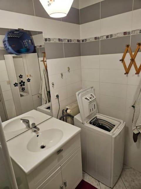 Shower, Bathroom, washing machine