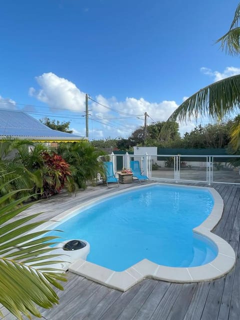 Pool view, Swimming pool, sunbed