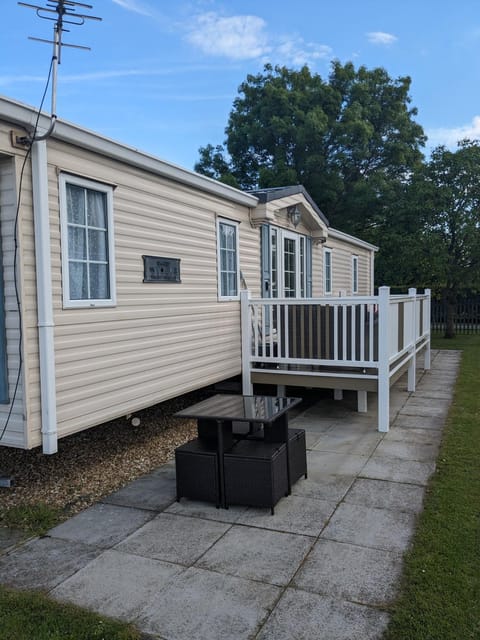 Property building, Garden view