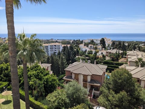 Luxury Duplex Penthouse 2 Living Rooms 3 Double Bedroom 4 Beds 4 Terraces Outstanding Sea & Mountain views Apartment in Sitio de Calahonda