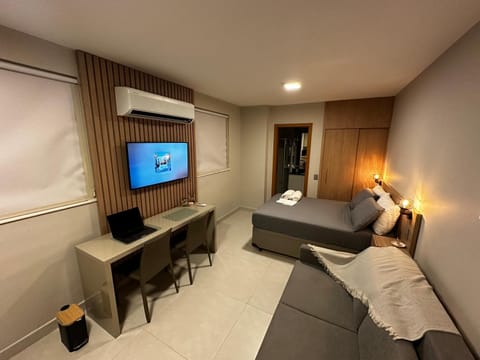 Bed, TV and multimedia, Bedroom