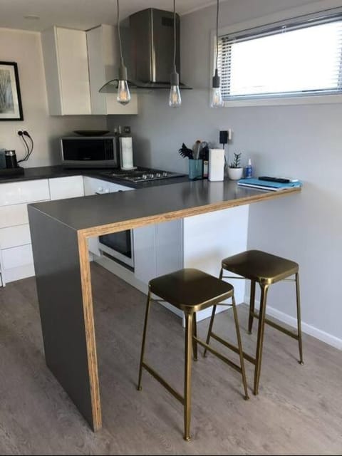 Self contained studio apartment close to Mission Estate Apartment in Napier