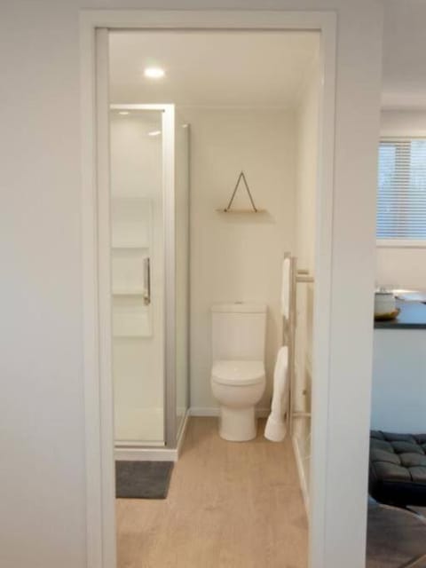 Self contained studio apartment close to Mission Estate Apartment in Napier